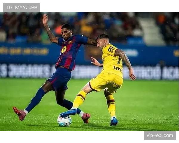 奥维耶多主帅坦言球队战术奏效但换人失误导致未能拿下巴萨