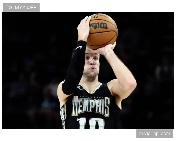 湖人角色球员发挥出色 肯纳德15分7篮板提供稳定外线火力